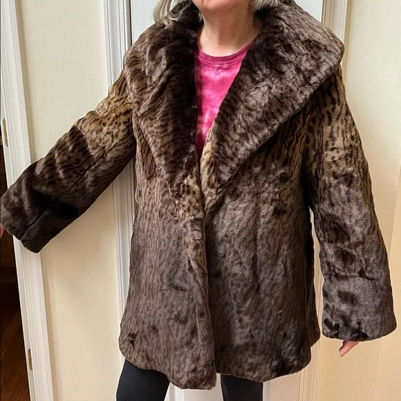 Faux fur animal print coat - Picture 3 of 12